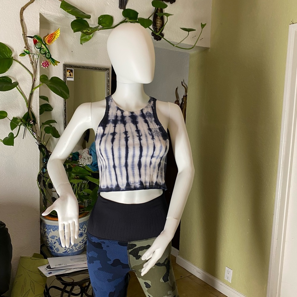 Tank top tie dye can be xs/sm